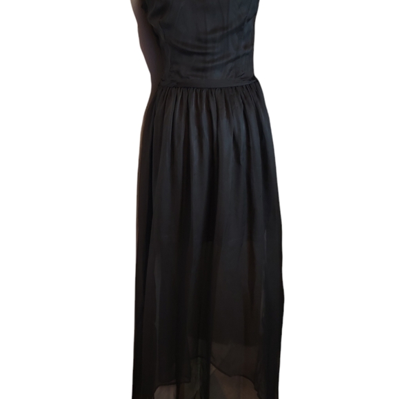 Urban lace Boutique long dress - Picture 3 of 3